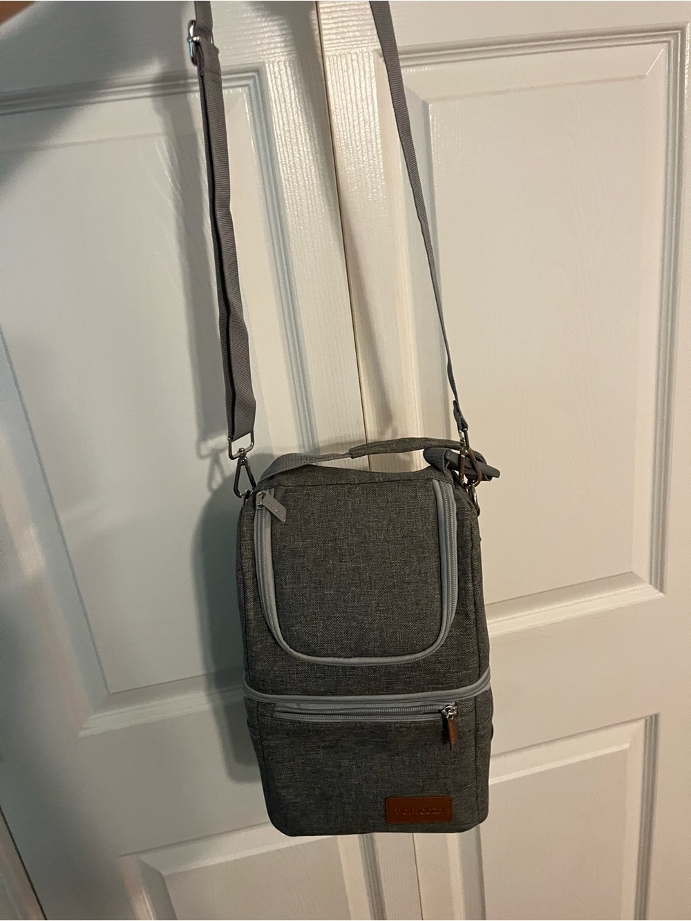 Momcozy Baby Bottle Bag/Breastmilk Cooler Bag - Picture 7 of 8